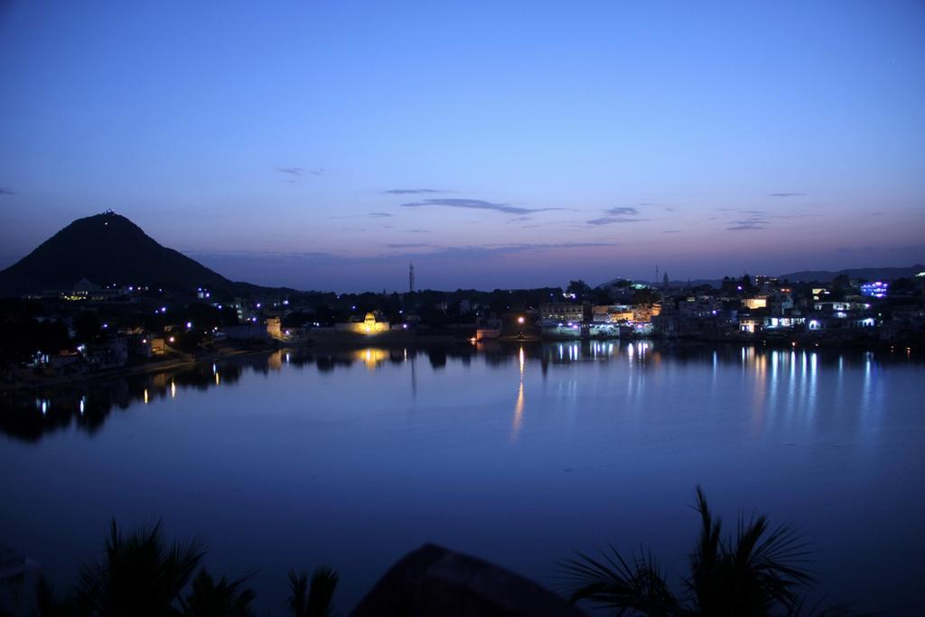 Hotel Pushkar Palace Bagian luar foto