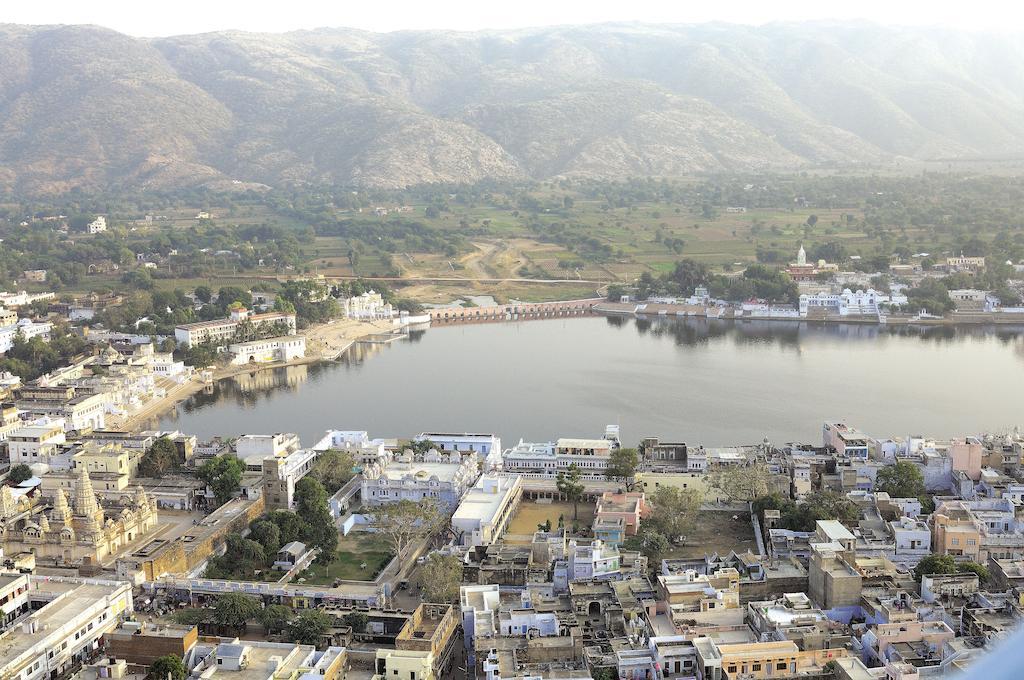 Hotel Pushkar Palace Bagian luar foto